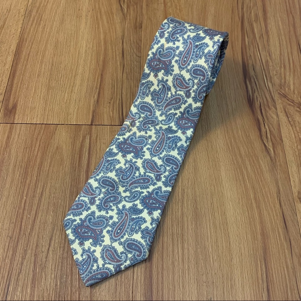 Guy Laroche 100% Silk Paisley Print Tie